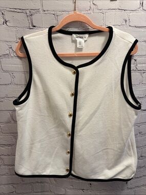 Bailey 44 White Tank with Black Trim and Gold Buttons